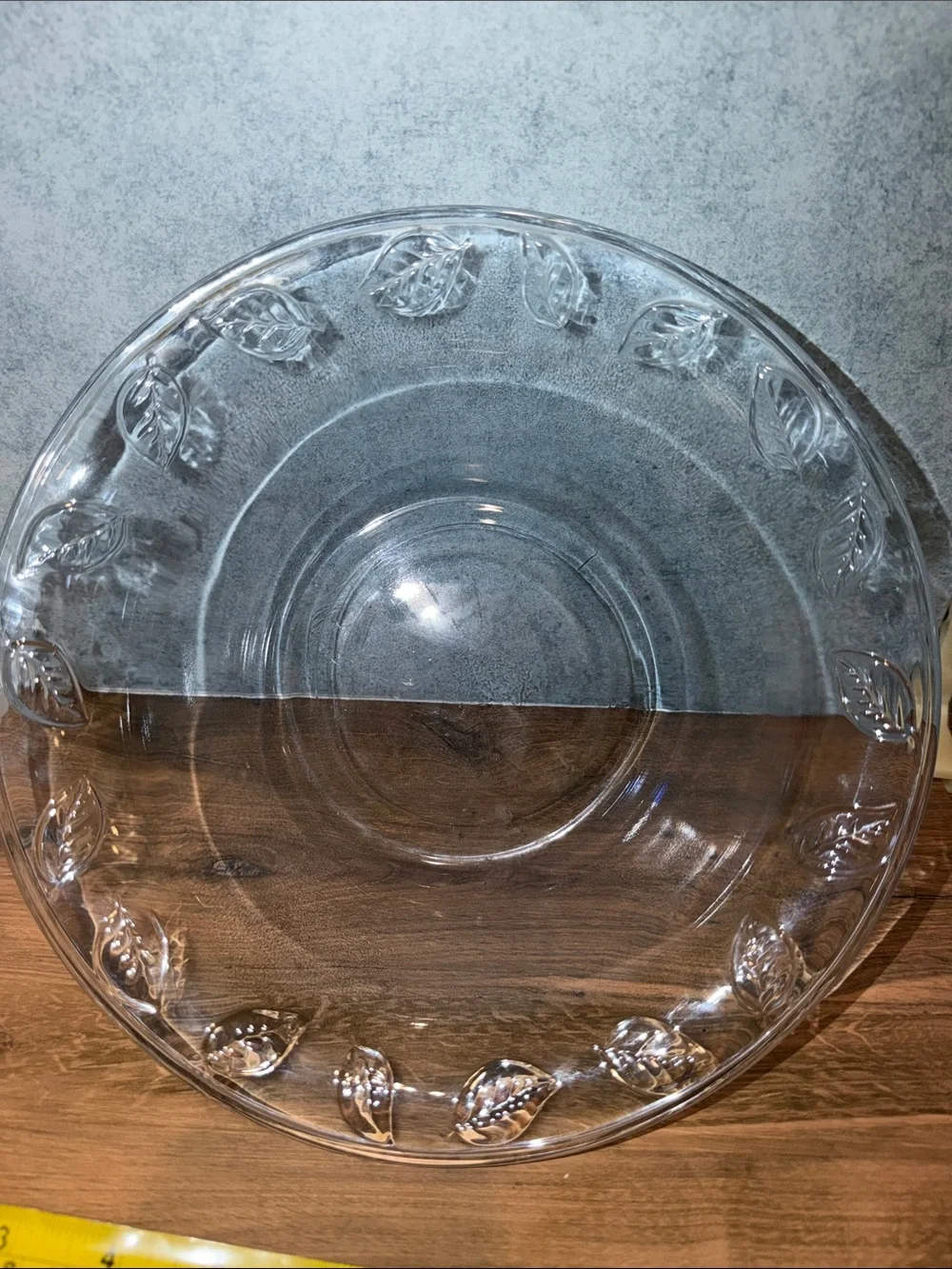 Indiana Glass Clear Leaf-Edge Serving Bowl